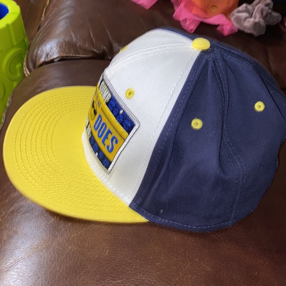 Bubba Gump Shrimp Co. - “Stupid Is As Stupid Does” Snap Back Cap - One Size - Picture 4 of 9